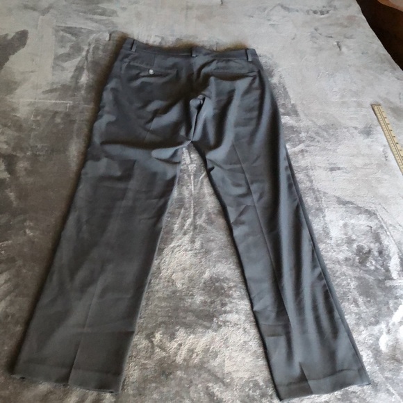 Men’s size 30 X 32 slim Van Heusen gray dress pants - Picture 10 of 11